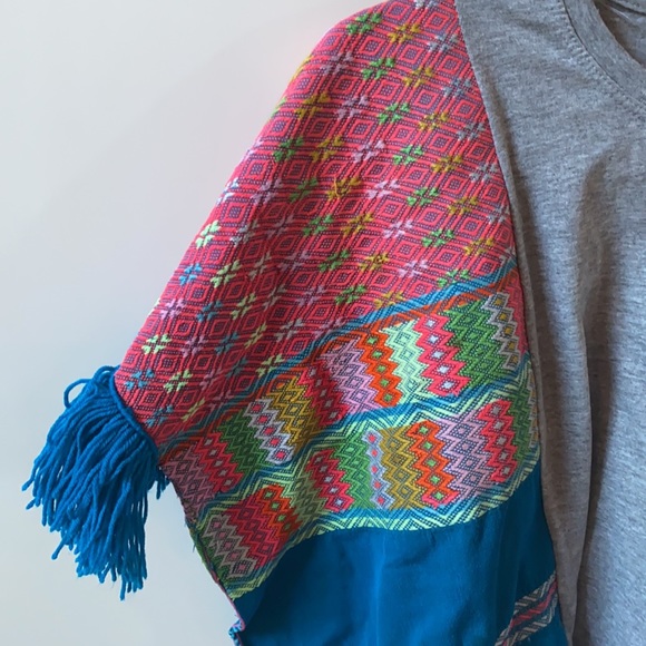 The V de Vinster collection Embroidered Tee - Picture 4 of 4